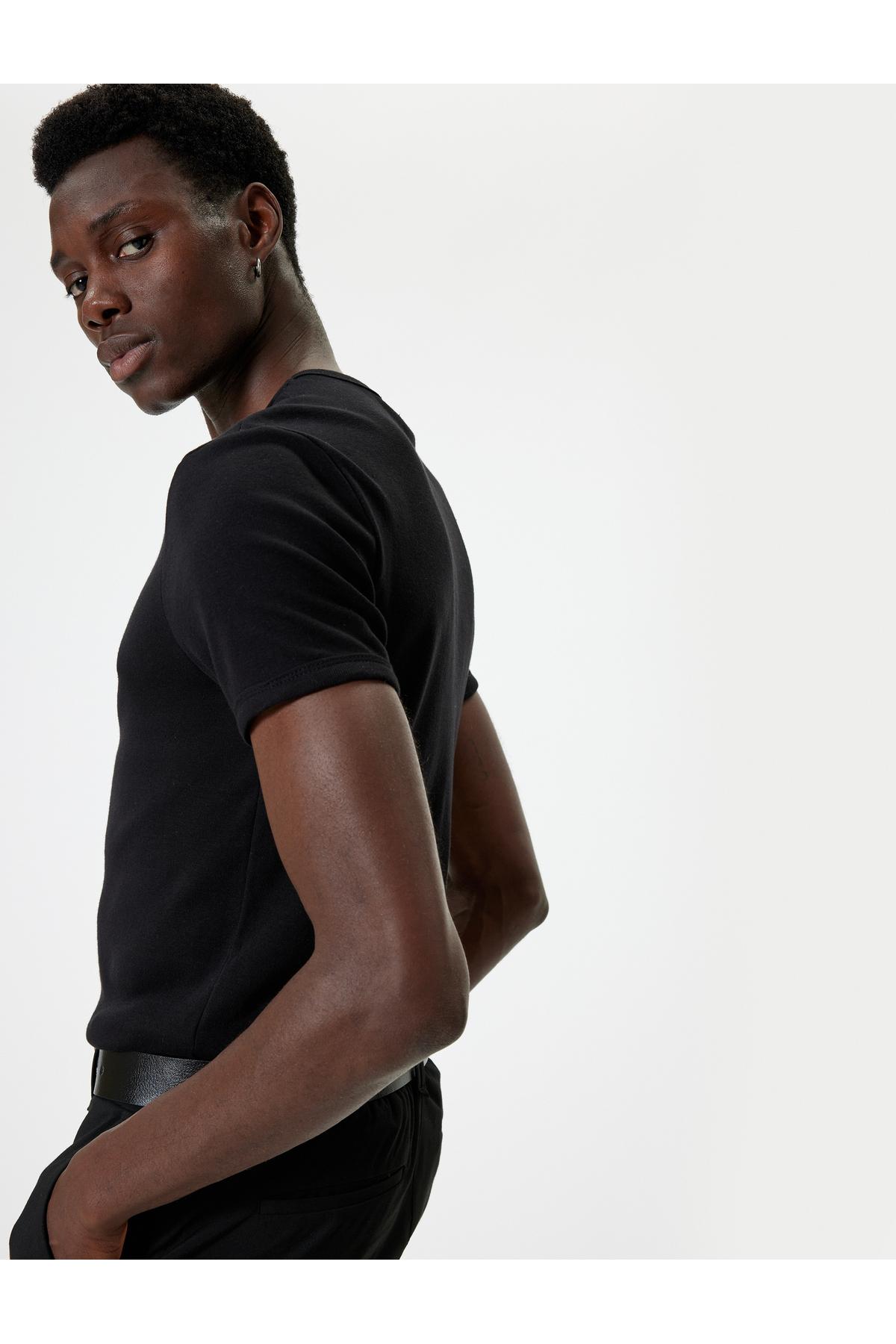 تیشرت پایه آستین کوتاه یقه خدمه نخی