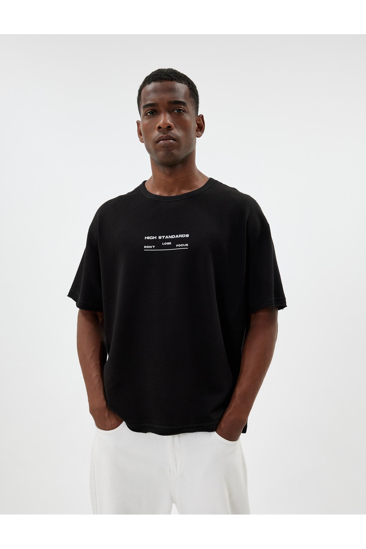 تیشرت با شعار چاپ شده با یقه خدمه آستین کوتاه ترکیب پنبه ای