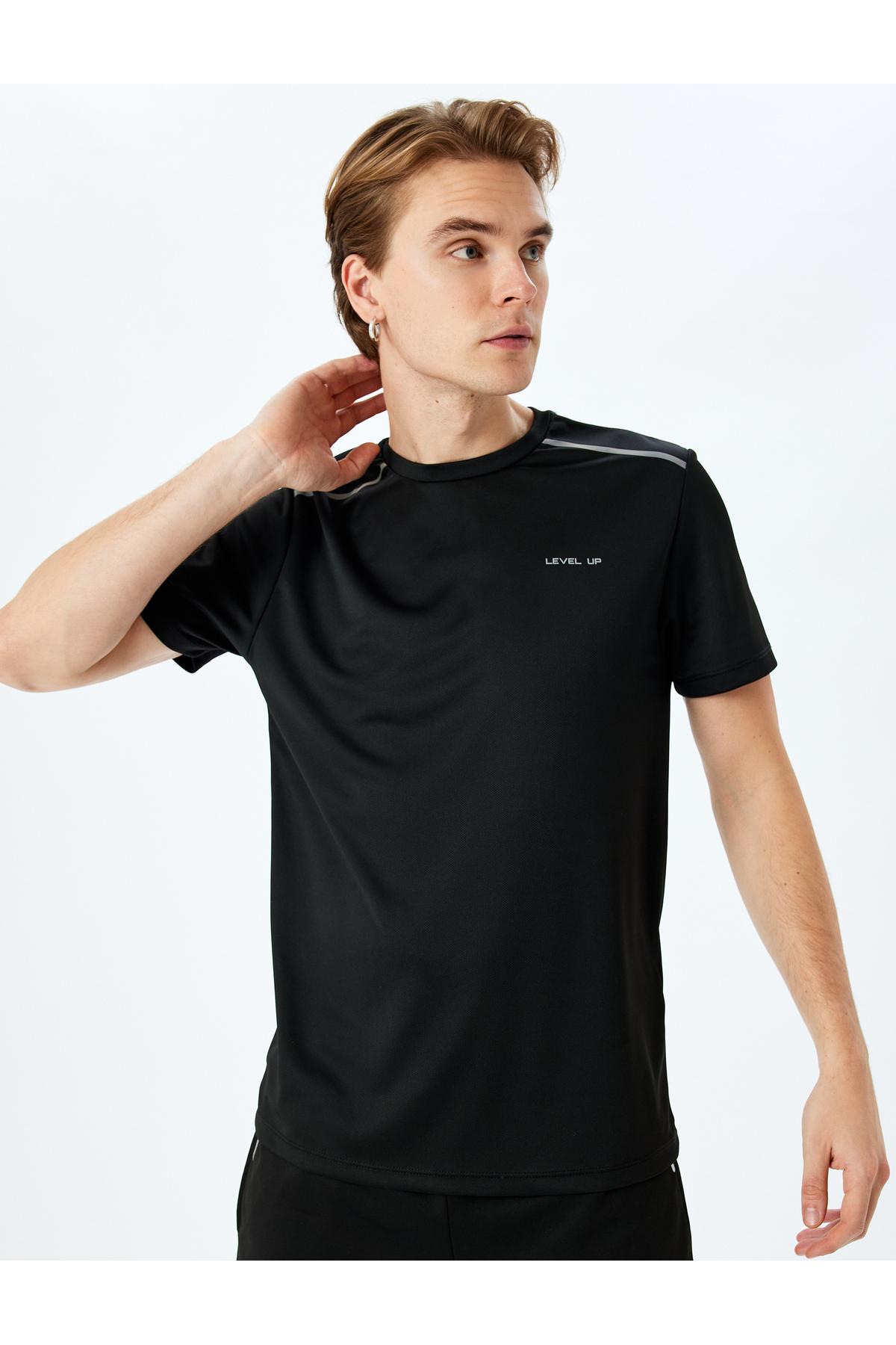 تیشرت اسپرت چاپ شده با یقه کوتاه آستین کوتاه